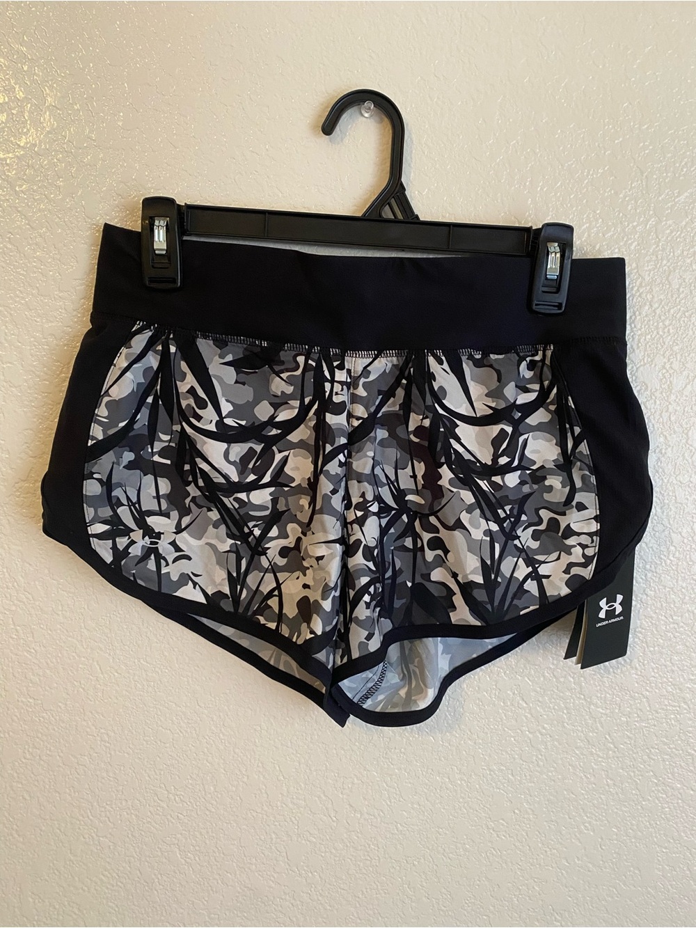 ***PRICE DROP*** Under Armour Black & Gray Camo Print Training Shorts Kids